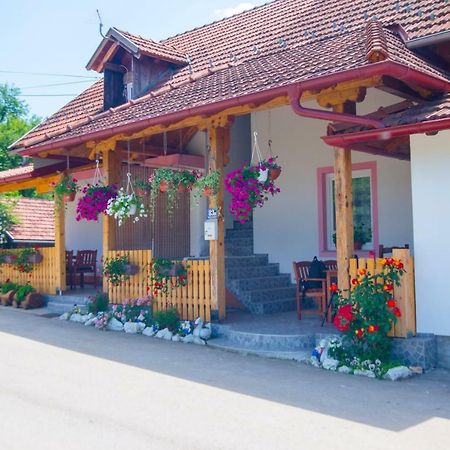 Guesthouse Ella 슬루니 외부 사진