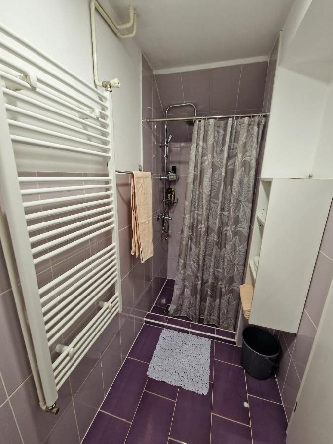 Guesthouse Ella 슬루니 외부 사진