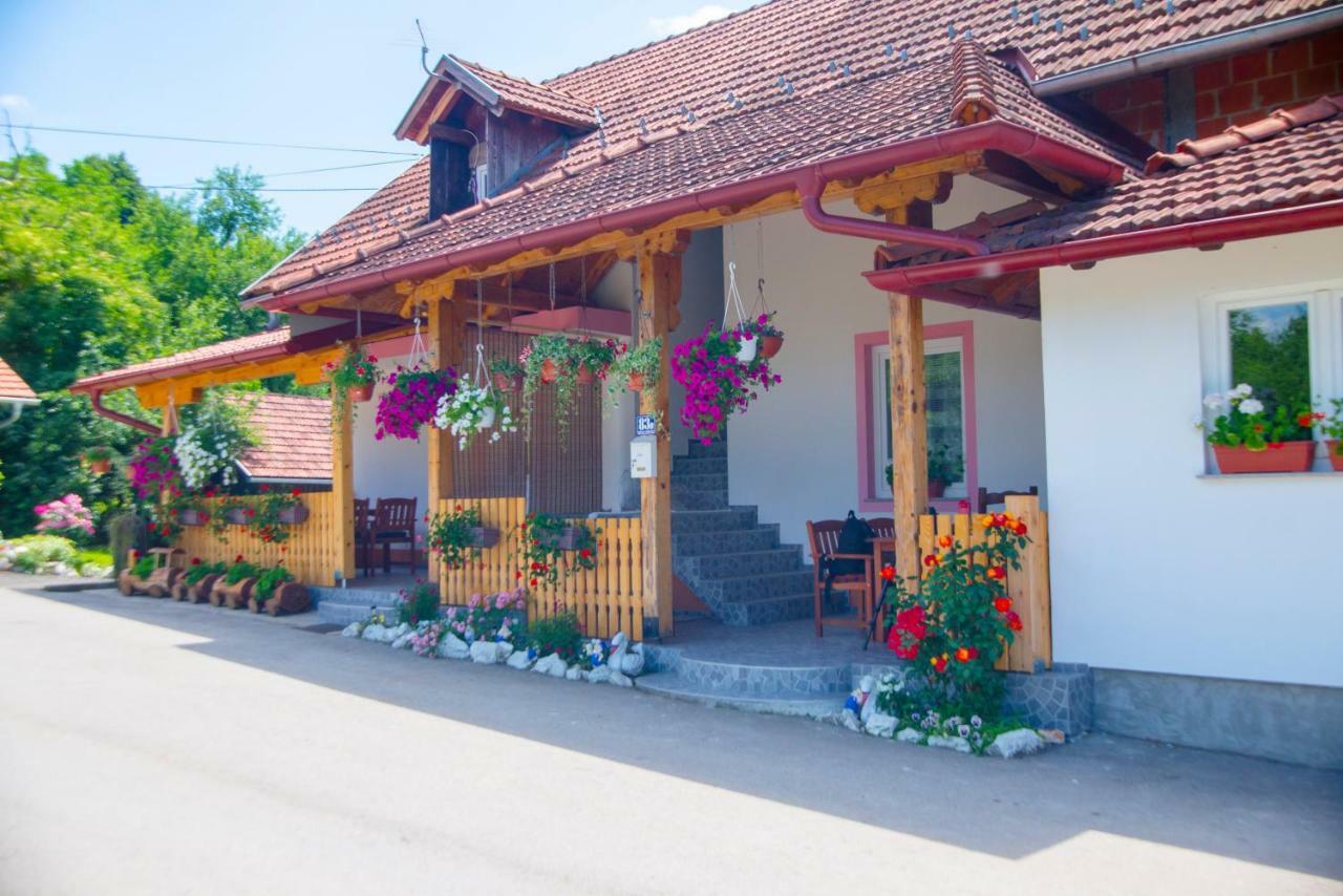 Guesthouse Ella 슬루니 외부 사진
