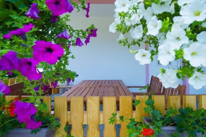 Guesthouse Ella 슬루니 외부 사진